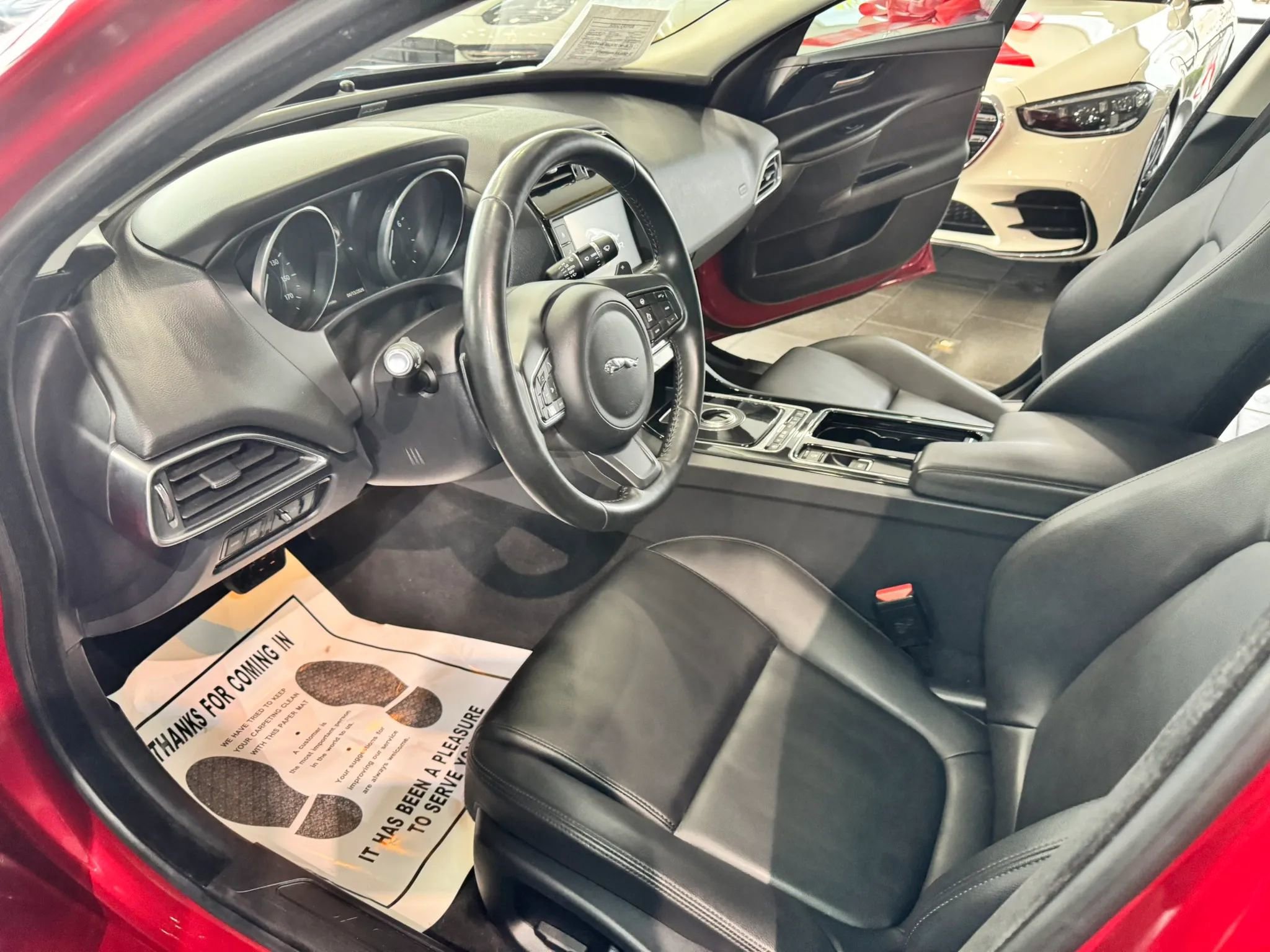 Used 2018 Jaguar XE Premium AWD/4WD image 9