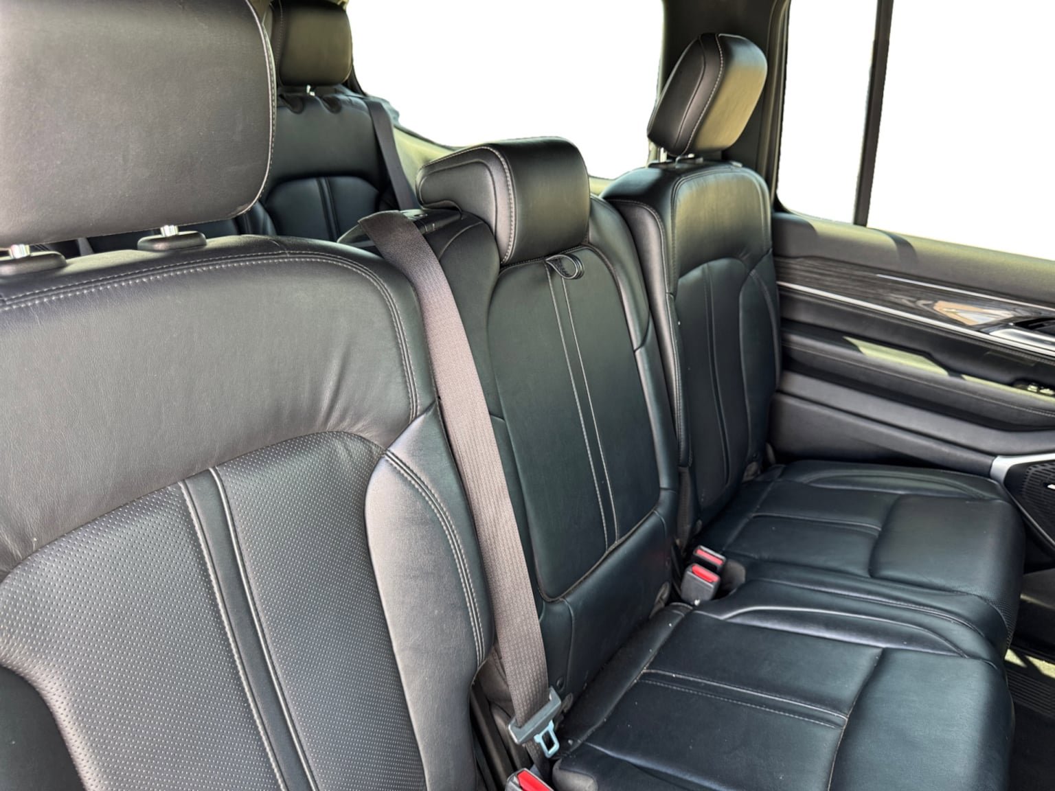 Used 2022 Jeep Wagoneer Series II RWD image 18