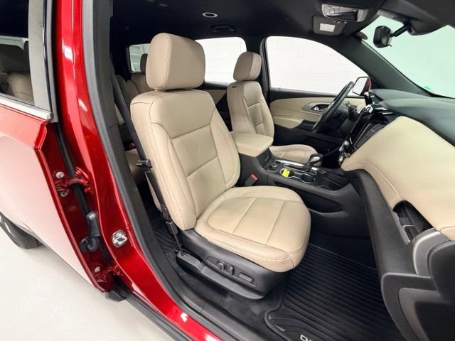 Certified 2023 Chevrolet Traverse LT w/ LT Premium Package FWD image 30