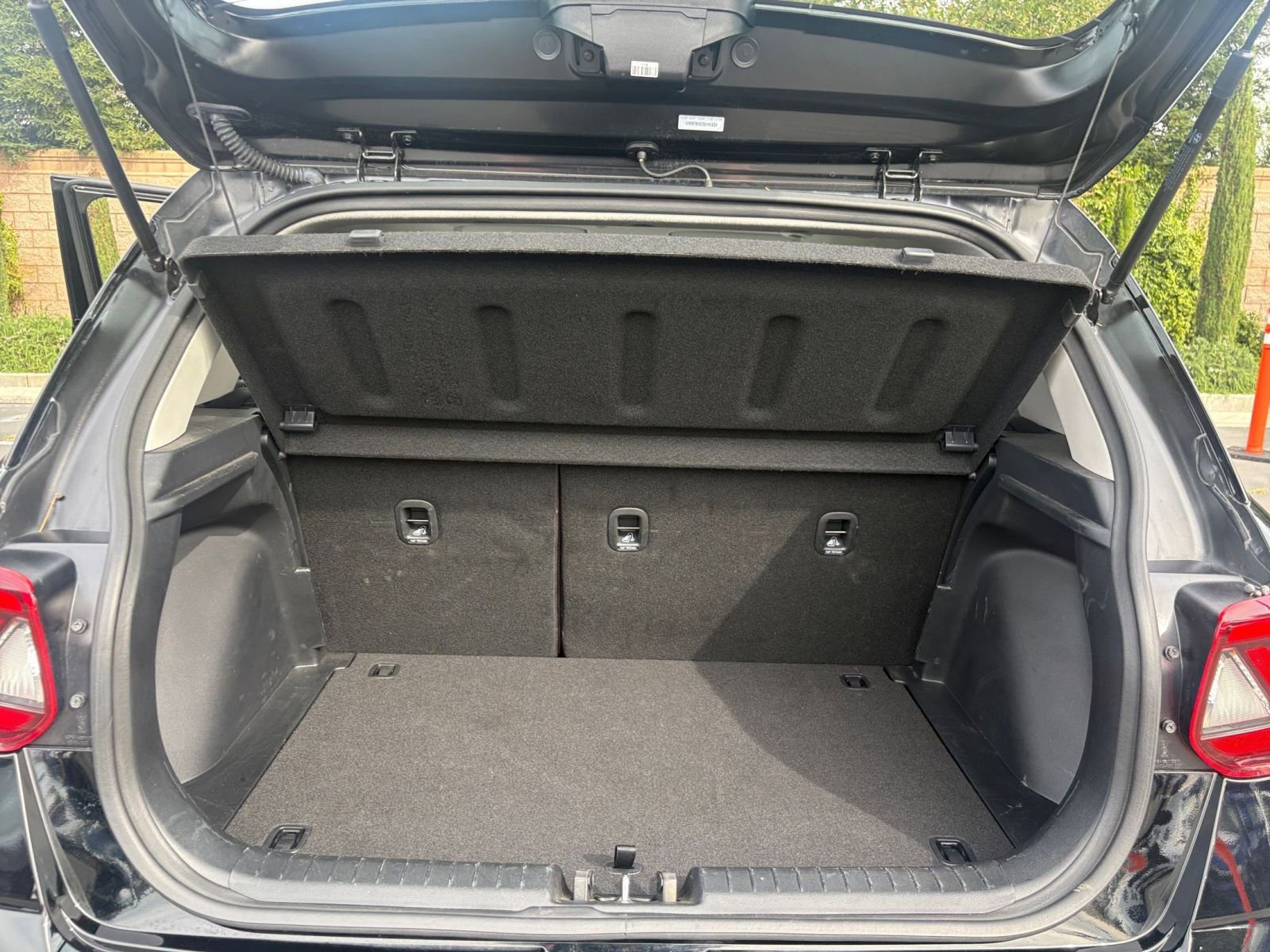 Used 2025 Hyundai Venue SEL image 31