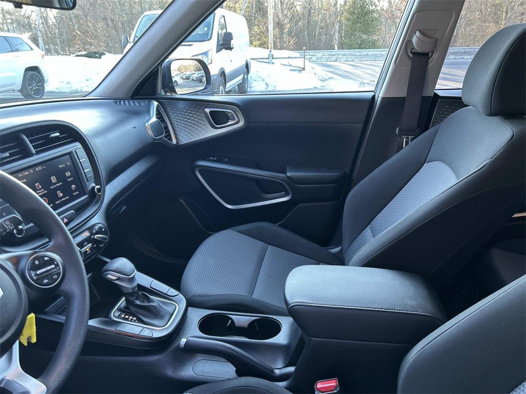 Used 2025 Kia Soul LX w/ LX Technology Package image 19