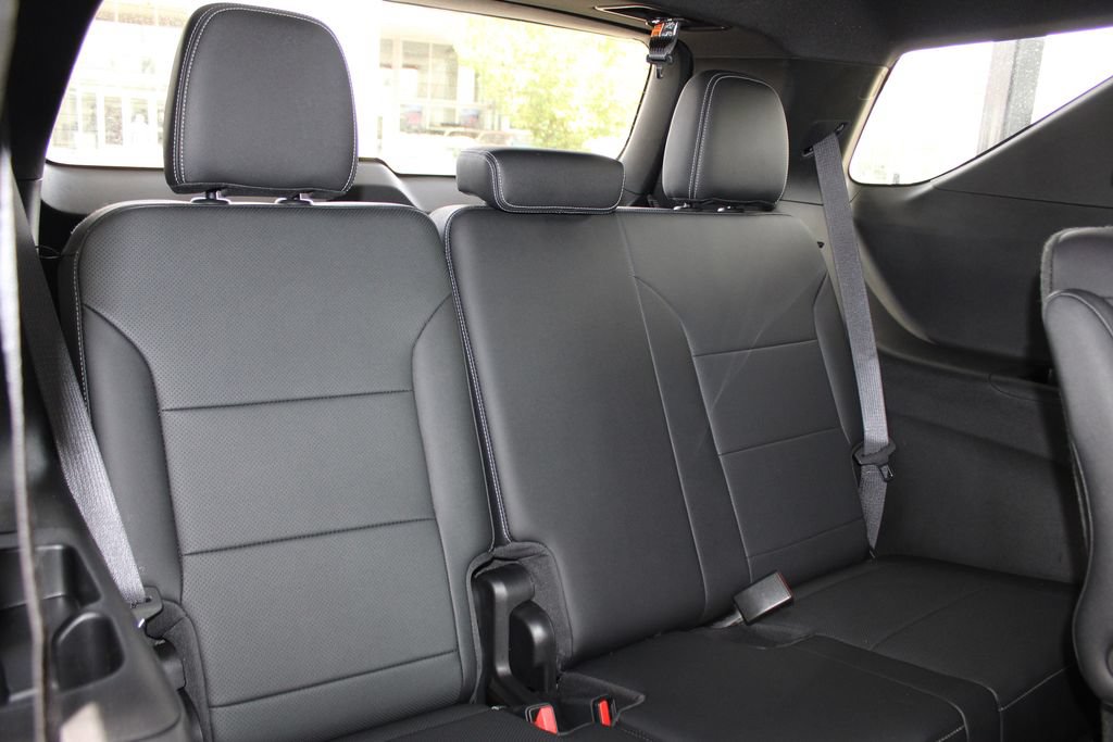 Used 2025 Chevrolet Traverse LT AWD/4WD image 55