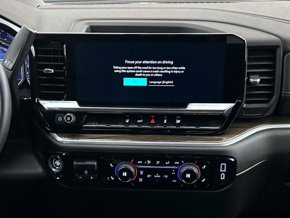 Used 2025 Chevrolet Silverado 2500 LT w/ Convenience Package image 12