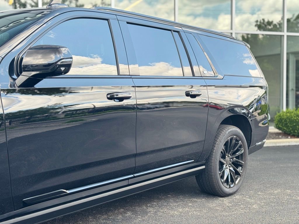 Used 2024 Cadillac Escalade ESV Sport Platinum w/ LPO, ONYX Package image 10