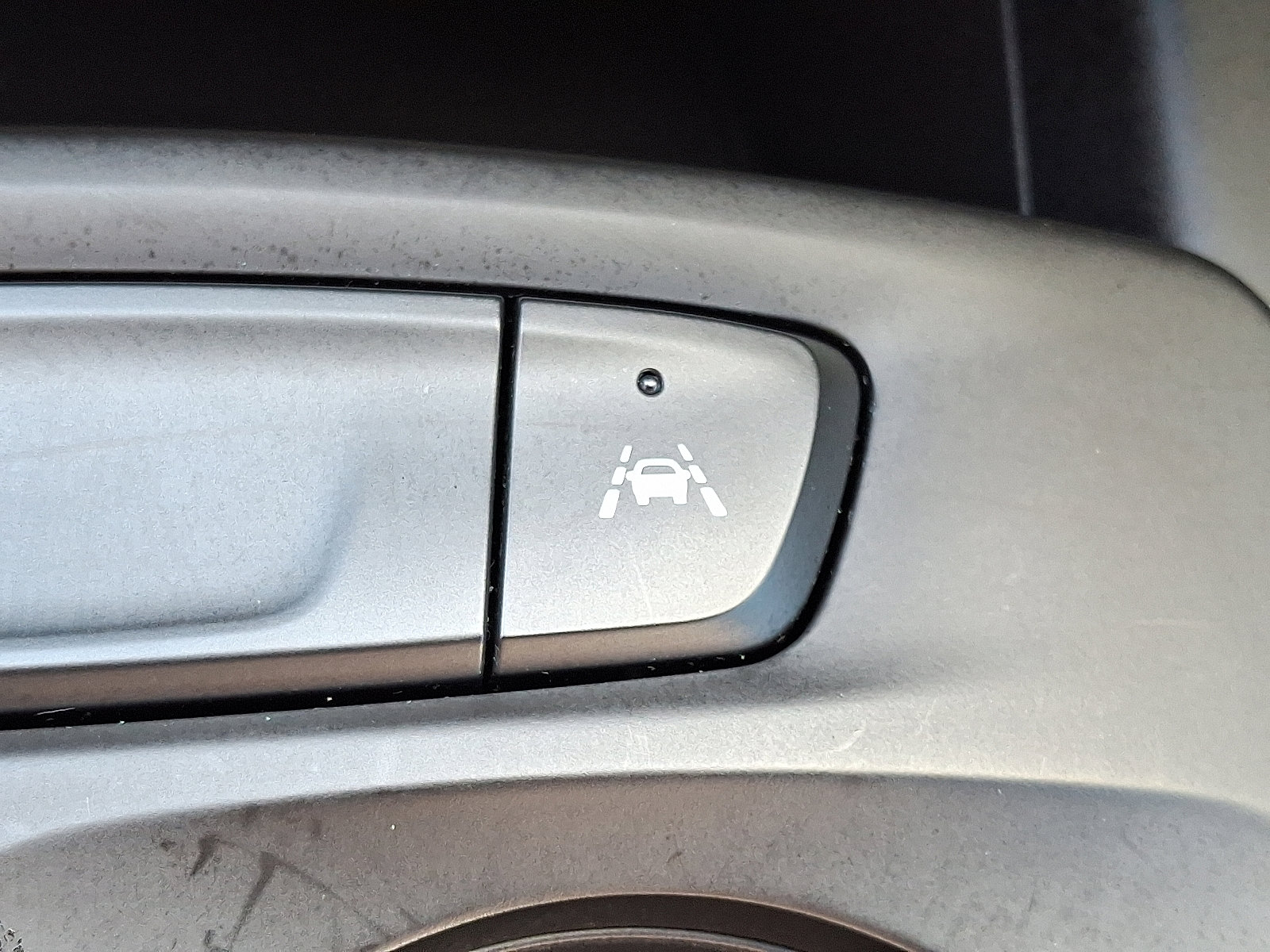 Used 2025 Chevrolet Trax LS image 24