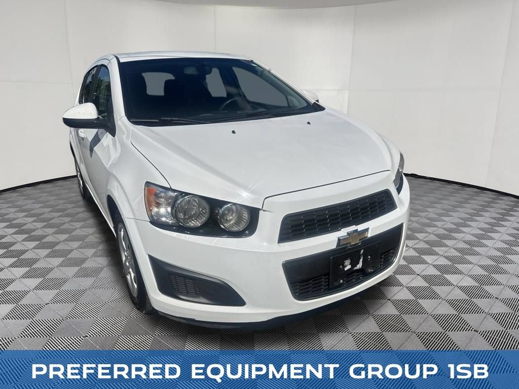 Used 2014 Chevrolet Sonic LS FWD image 4