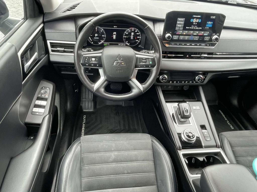 Used 2024 Mitsubishi Outlander SEL image 13