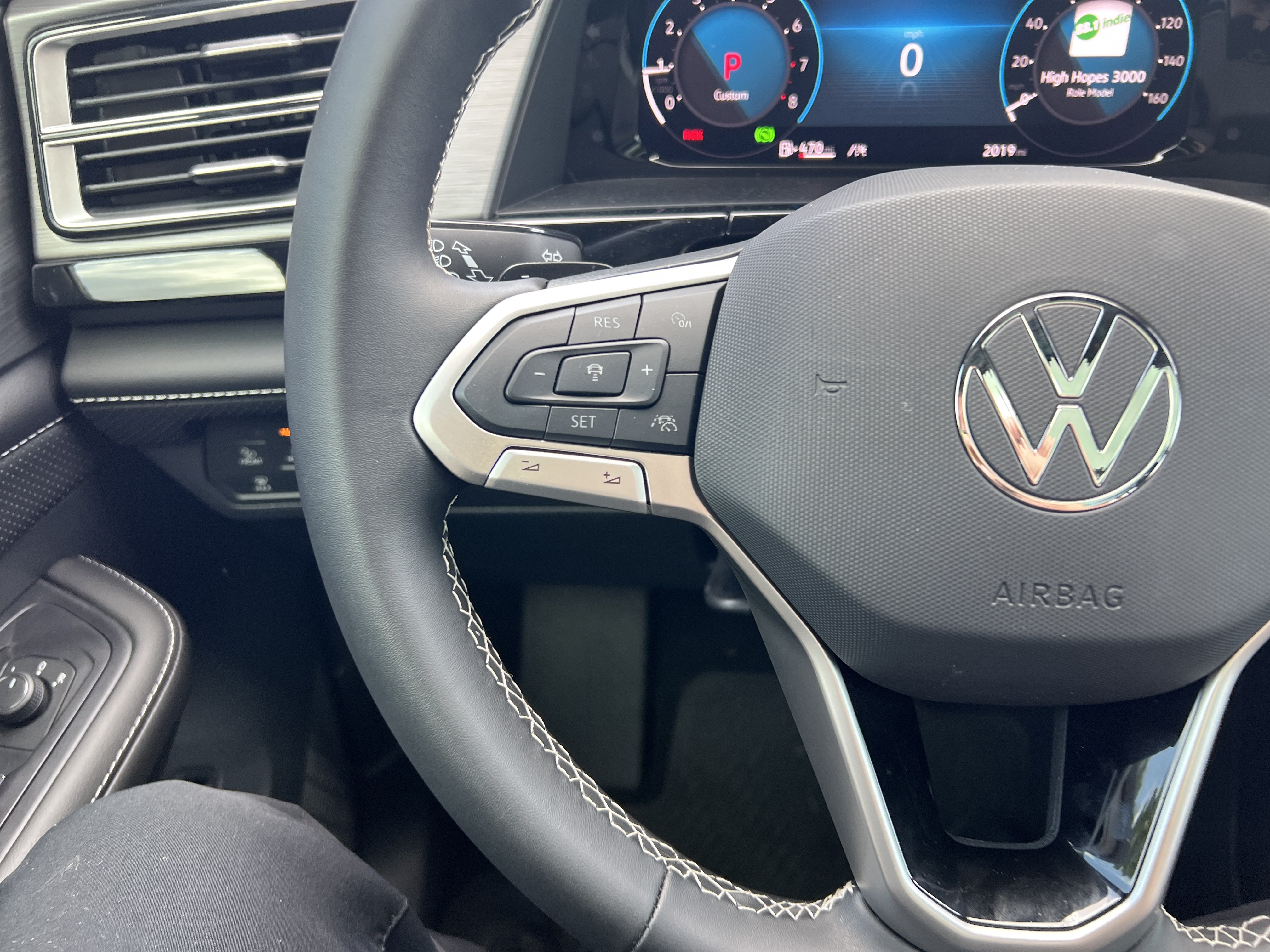 Certified 2026 Volkswagen Atlas Cross Sport SE FWD image 15