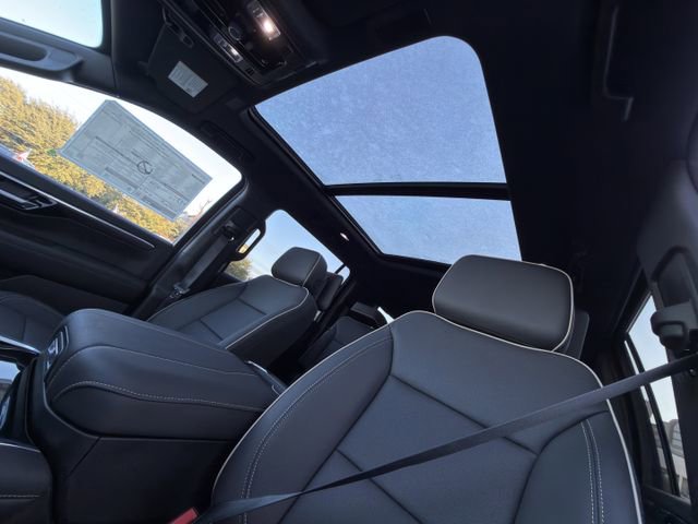 New 2026 Chevrolet Suburban Premier image 20