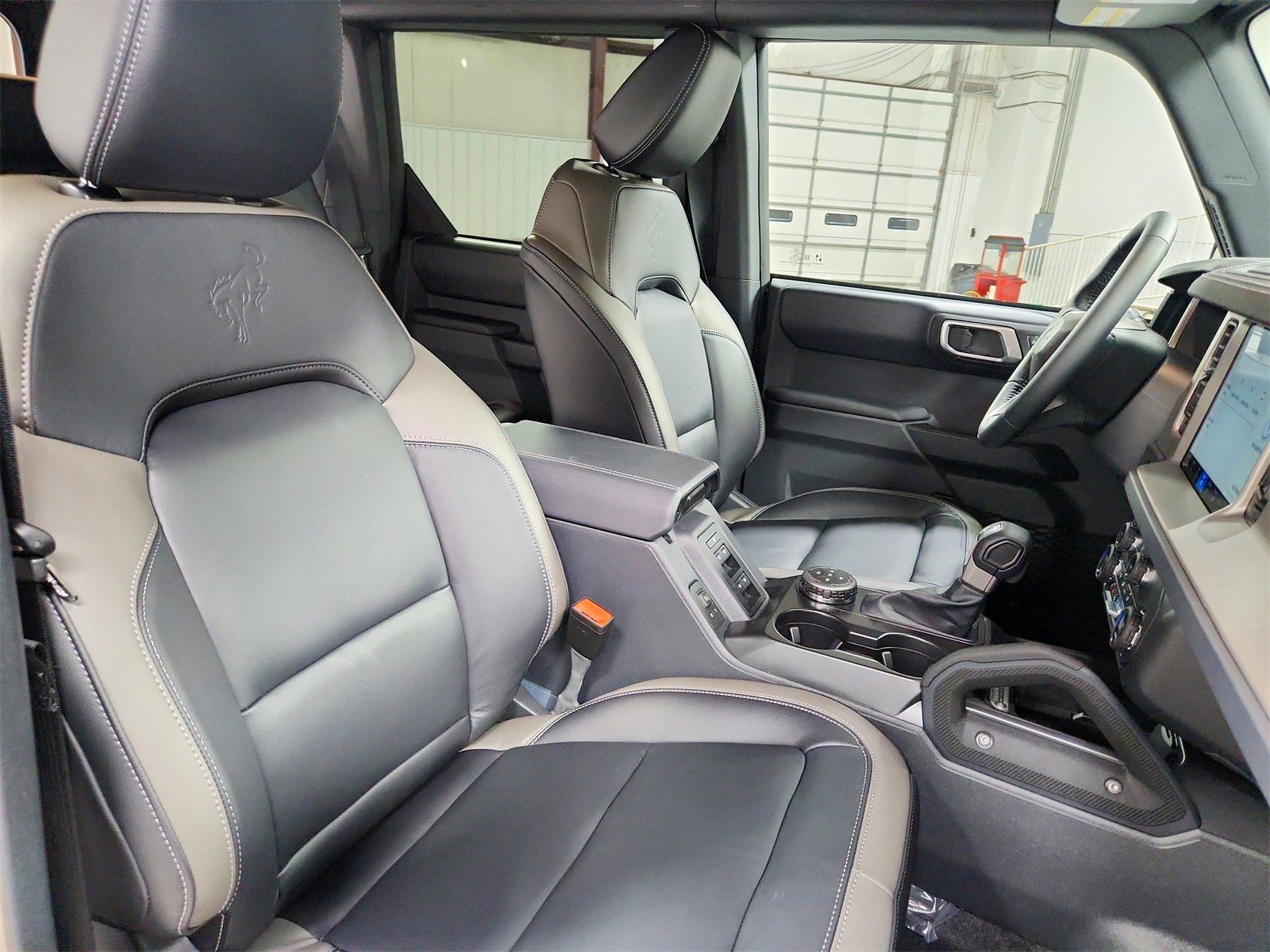 New 2025 Ford Bronco Outer Banks w/ Sasquatch Package image 40