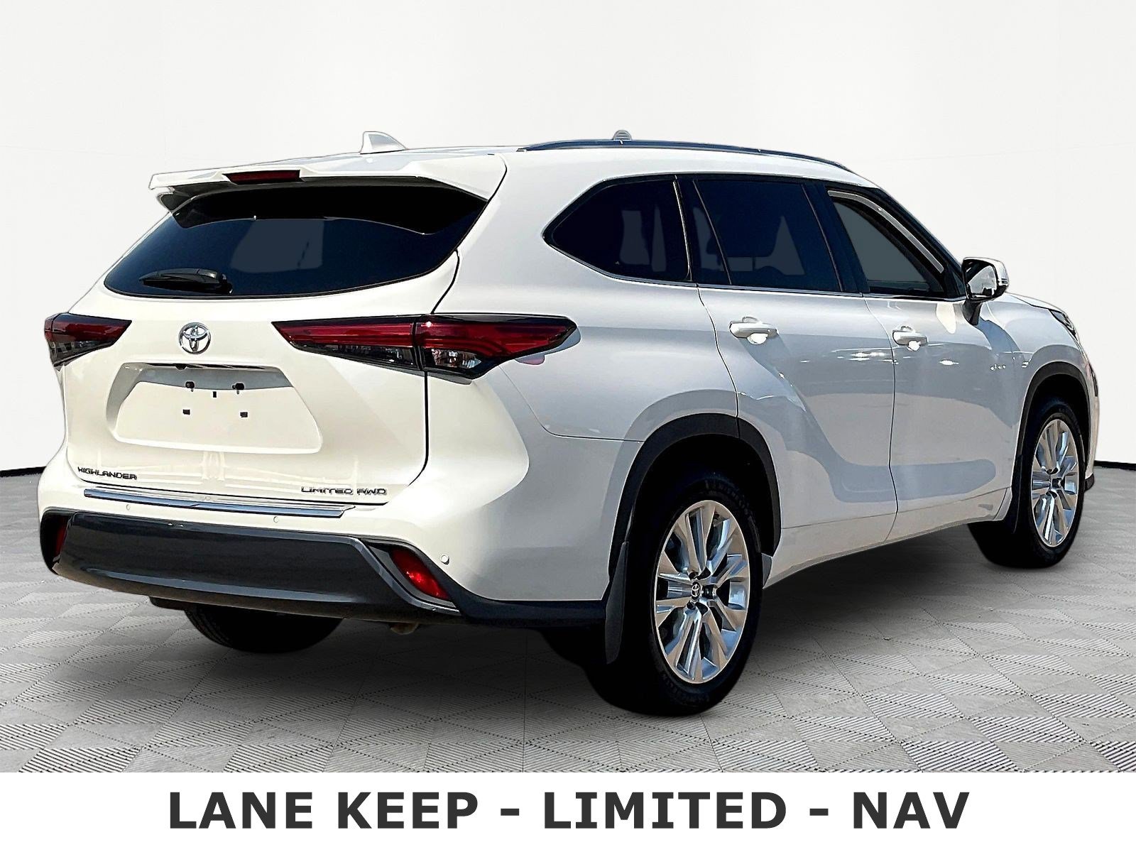 Used 2021 Toyota Highlander Limited AWD/4WD image 6