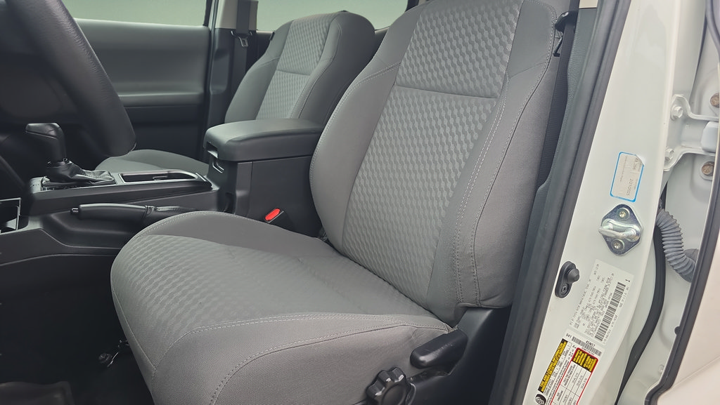 Used 2021 Toyota Tacoma SR AWD/4WD image 14