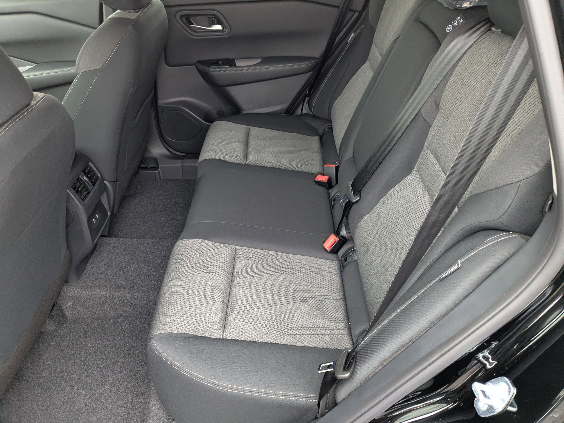 New 2026 Nissan Rogue SV w/ Cold Weather Package image 15