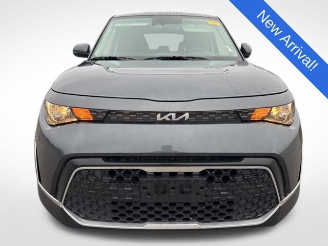 Used 2024 Kia Soul LX image 2