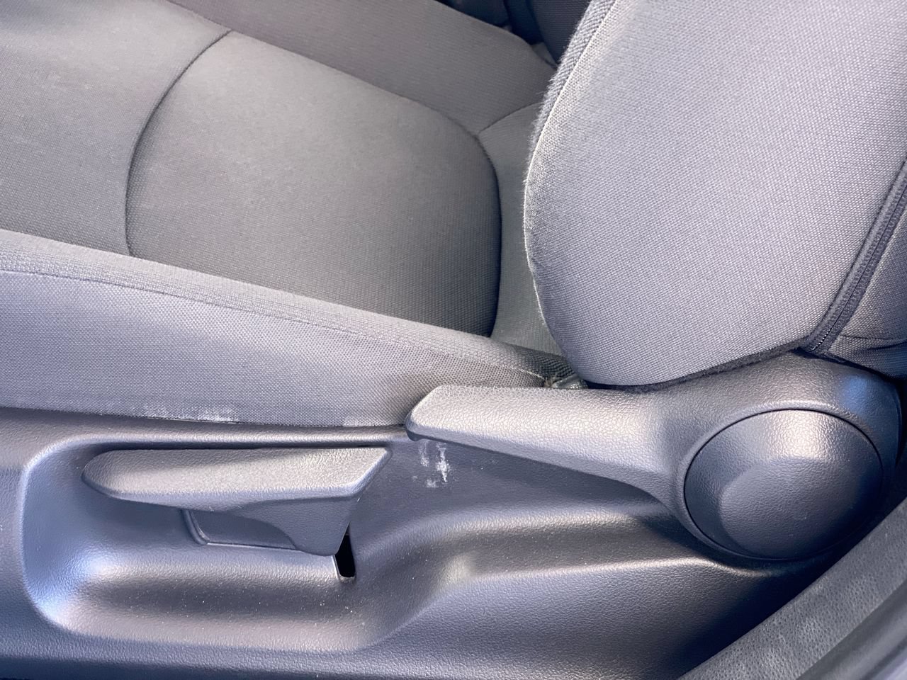 Used 2022 Toyota Corolla LE FWD image 17