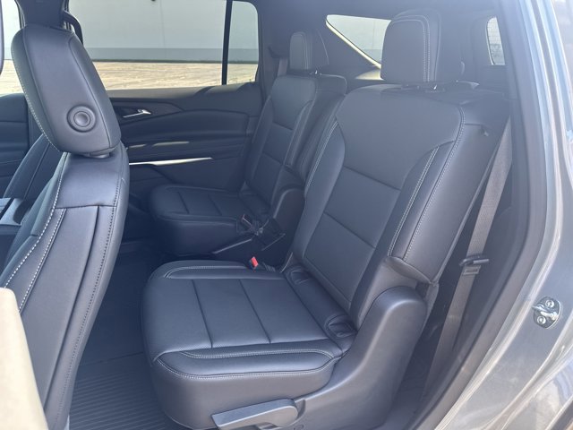 New 2025 Chevrolet Traverse LT w/ Sun and Wheel Package image 24