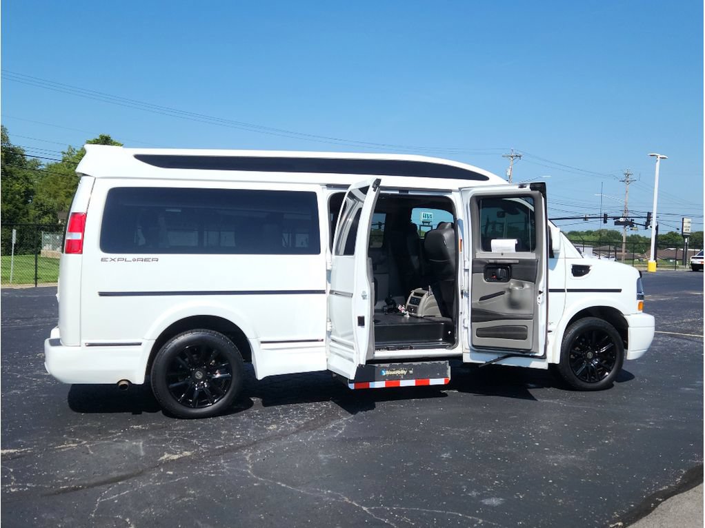 Used 2020 Chevrolet Express 2500 Extended w/ Enhanced Convenience Package RWD image 15