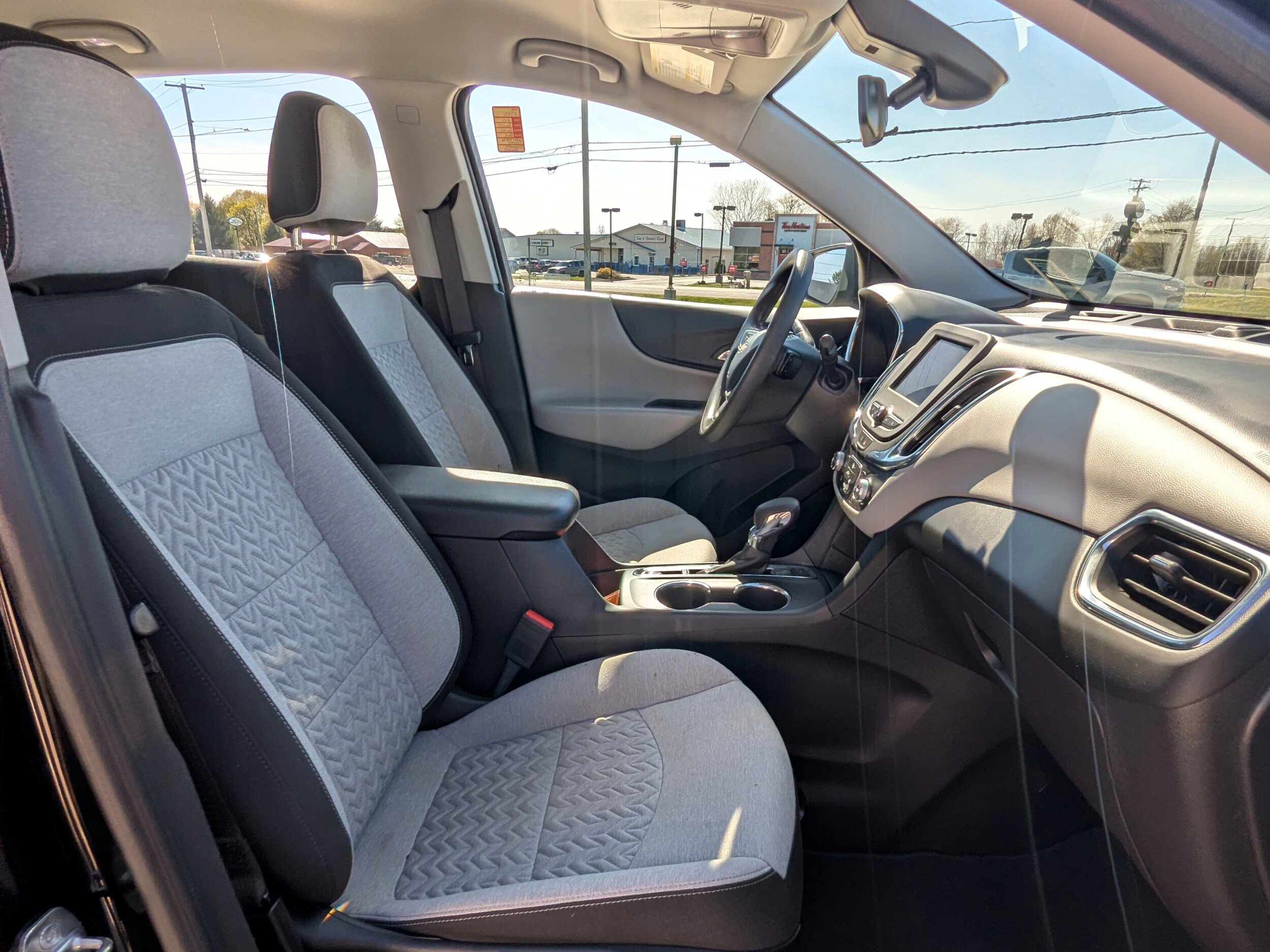 Used 2023 Chevrolet Equinox LS w/ Midnight Edition AWD/4WD image 8