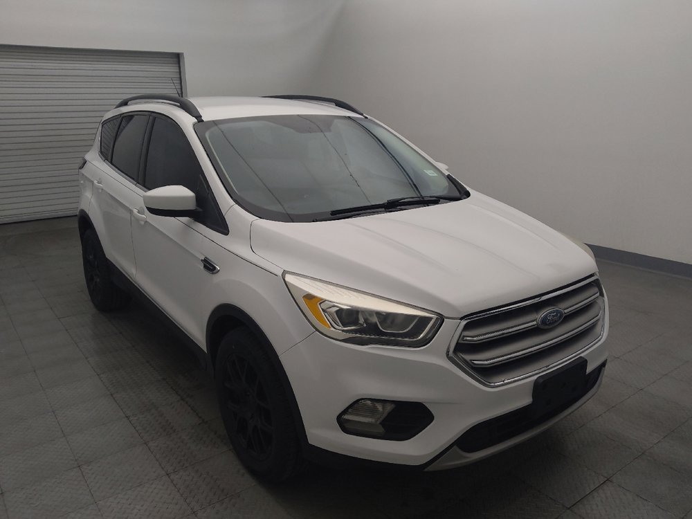 Used 2017 Ford Escape SE w/ Equipment Group 201A FWD image 13