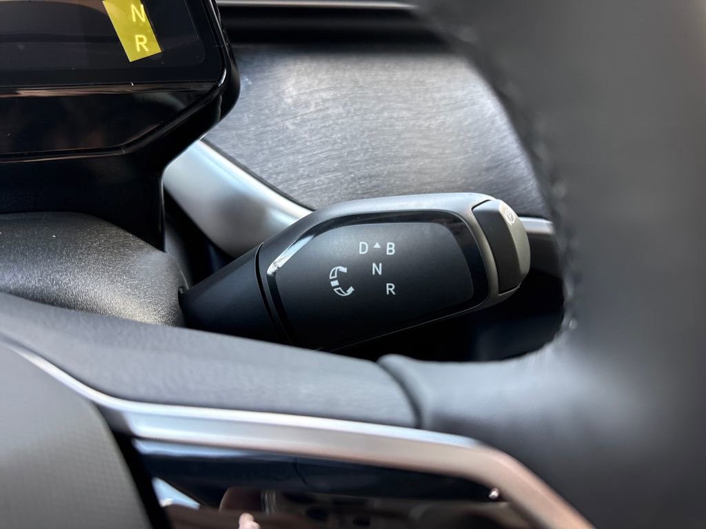 New 2025 Volkswagen ID. Buzz Pro S Plus AWD/4WD image 16