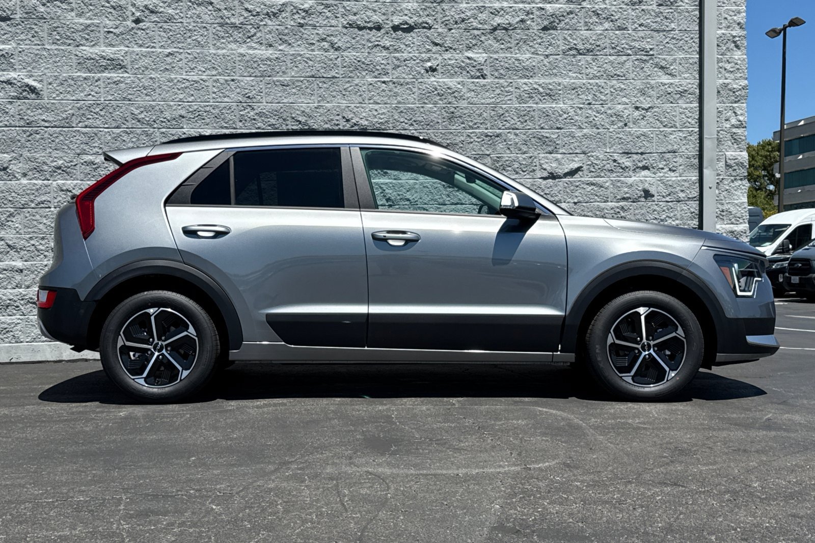 New 2026 Kia Niro EX FWD image 3