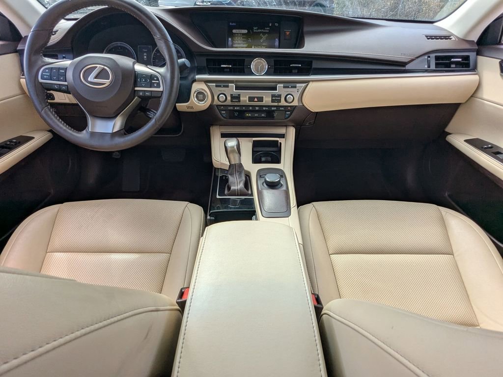 Used 2018 Lexus ES 350 350 w/ Accessory Package 2 image 16