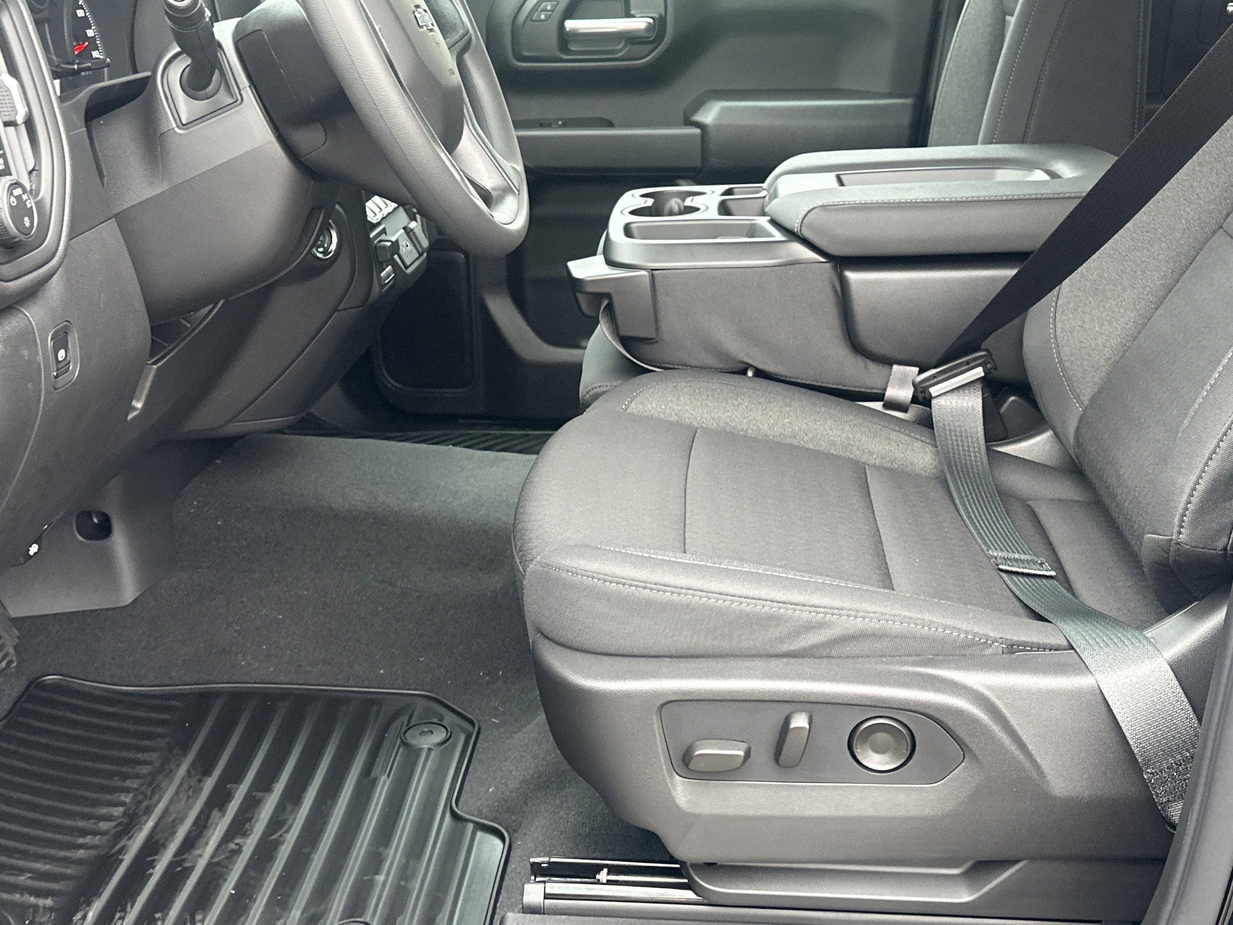 New 2026 Chevrolet Silverado 1500 Custom Trail Boss w/ LPO, Dark Essentials Package AWD/4WD image 9