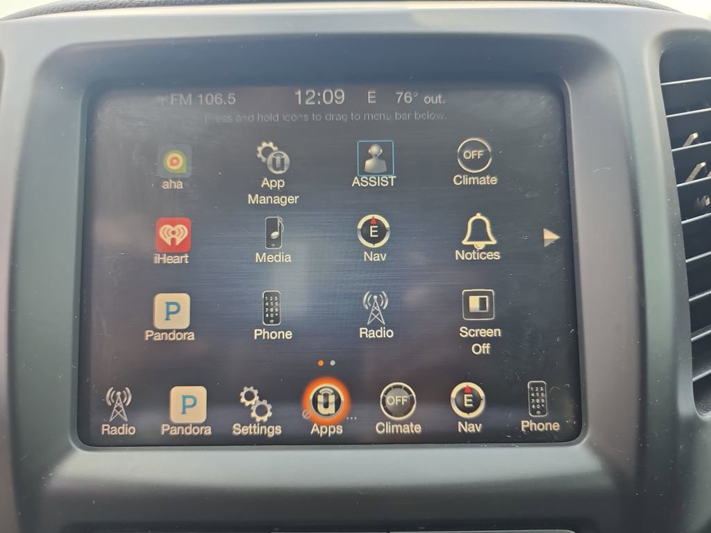Used 2015 Jeep Cherokee Latitude FWD image 18