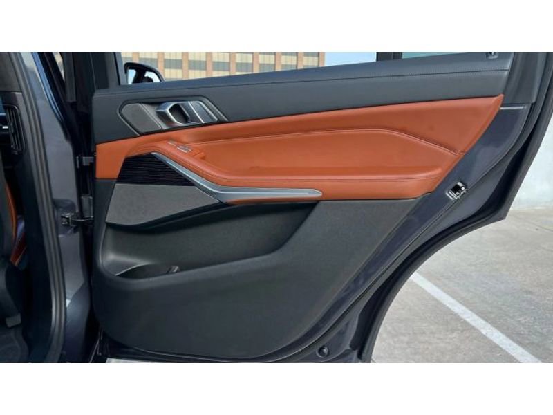 Used 2020 BMW X7 M50i image 18