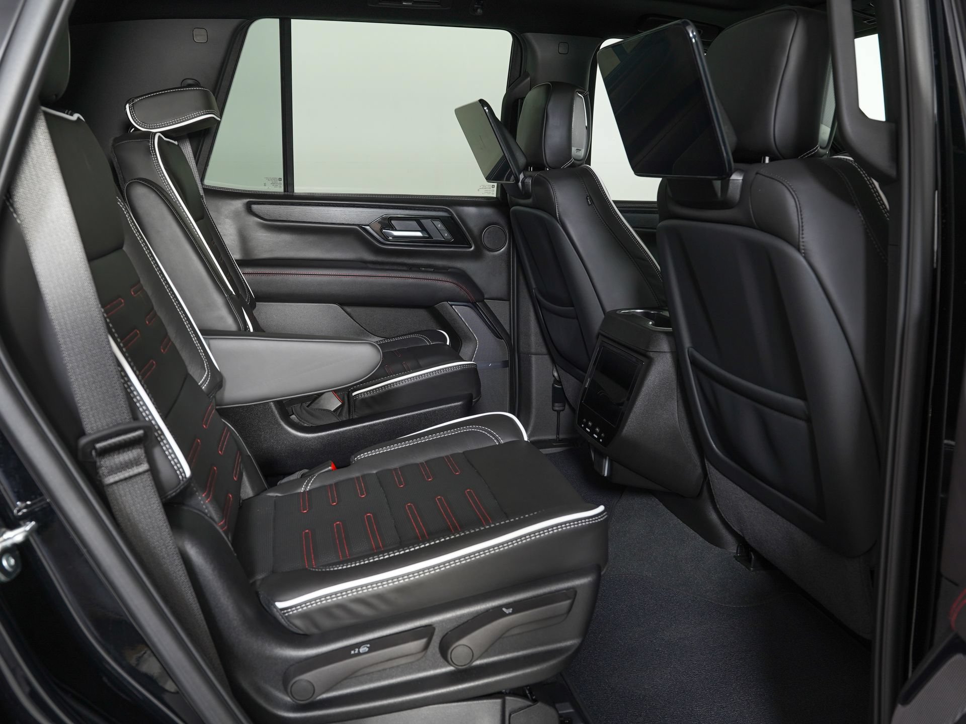 Used 2026 GMC Yukon AT4 Ultimate AWD/4WD image 10
