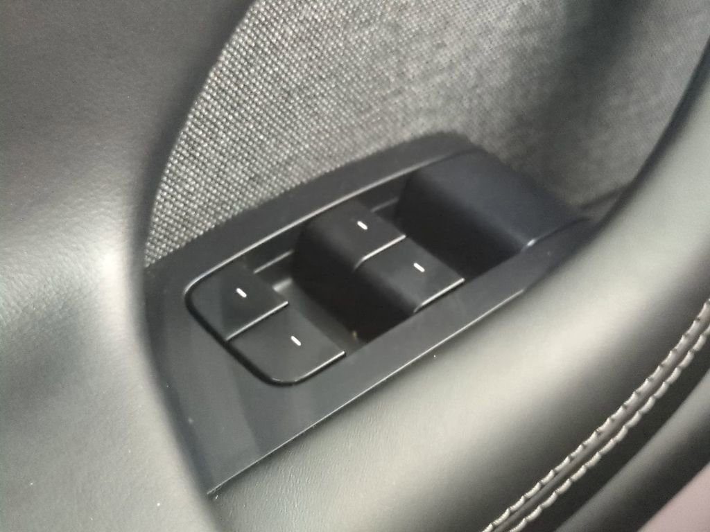 Used 2023 Tesla Model X image 28