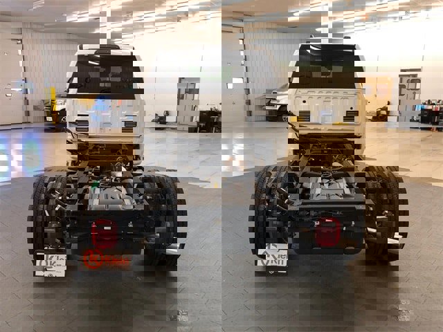 New 2025 Ford F550 4x4 Crew Cab image 7