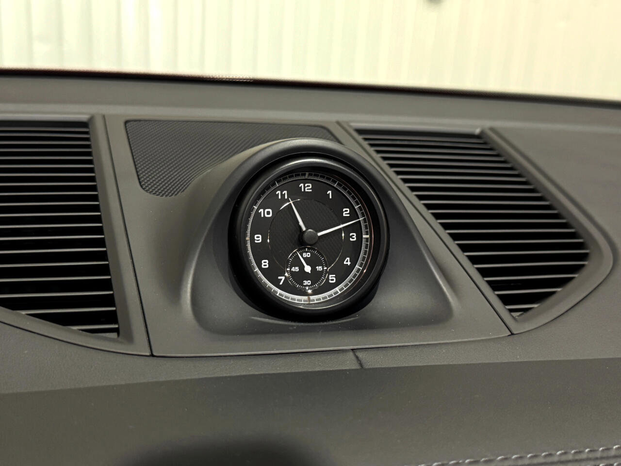 Used 2023 Porsche Macan image 43