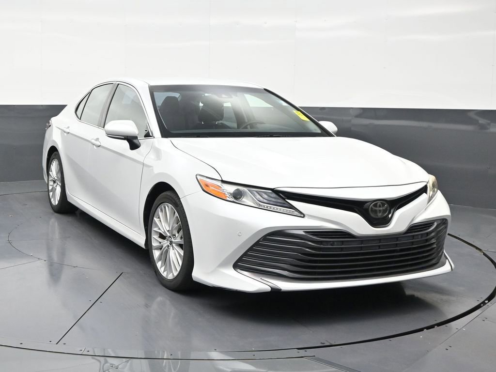 Used 2018 Toyota Camry XLE FWD image 7