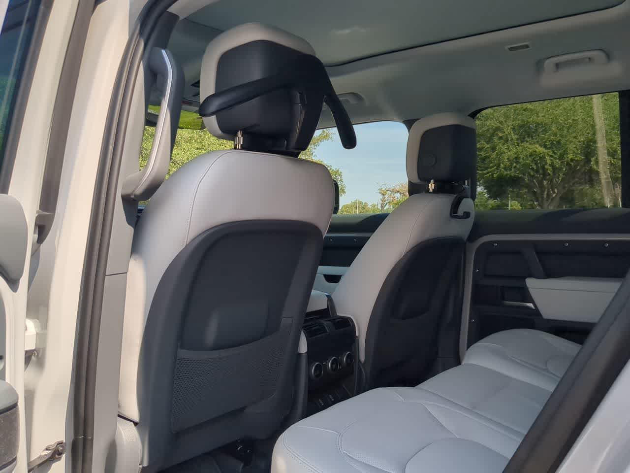 New 2026 Land Rover Defender 110 X-Dynamic SE AWD/4WD image 19