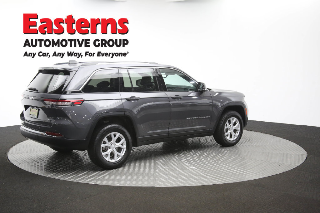 Used 2023 Jeep Grand Cherokee Limited AWD/4WD image 47