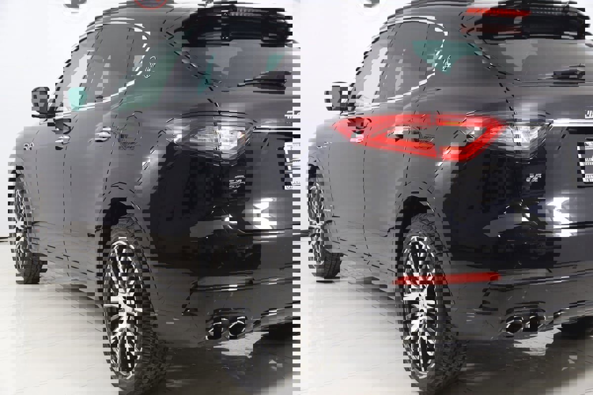 Used 2018 Maserati Levante S GranSport image 28