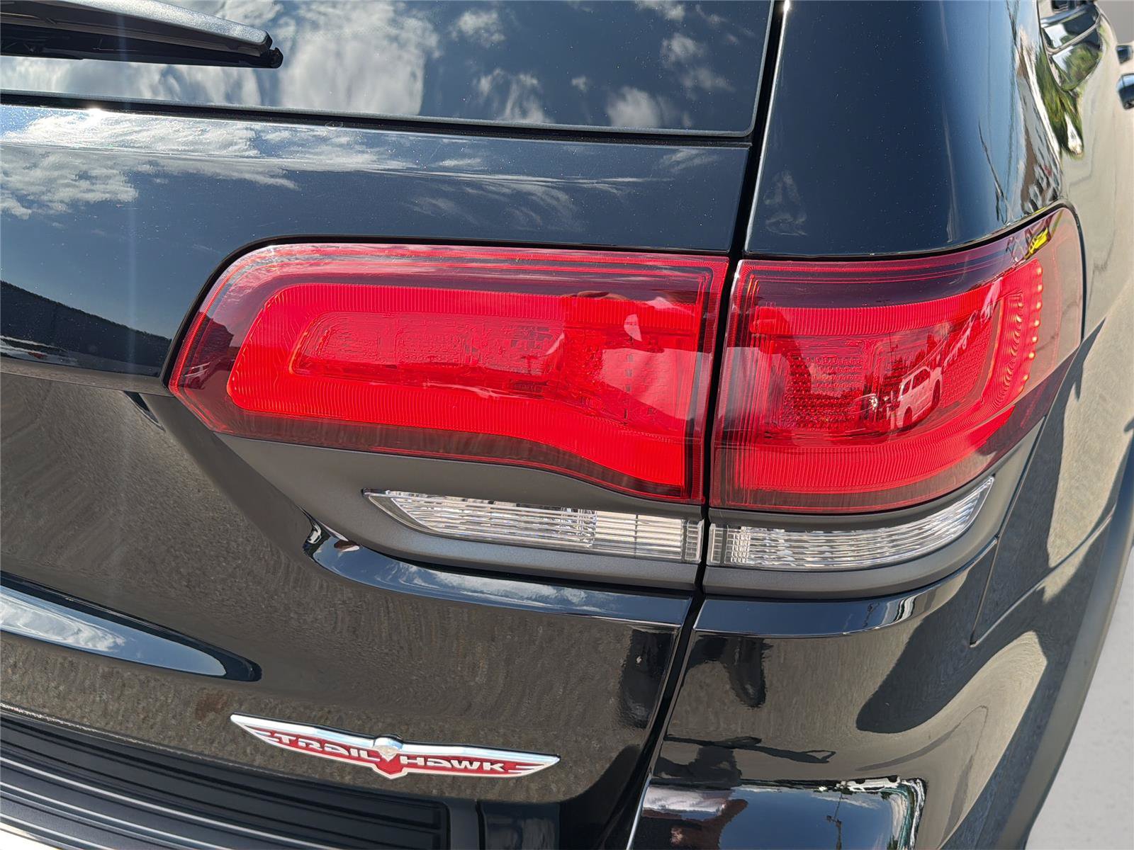 Used 2020 Jeep Grand Cherokee Trailhawk w/ Trailhawk Luxury Group AWD/4WD image 16