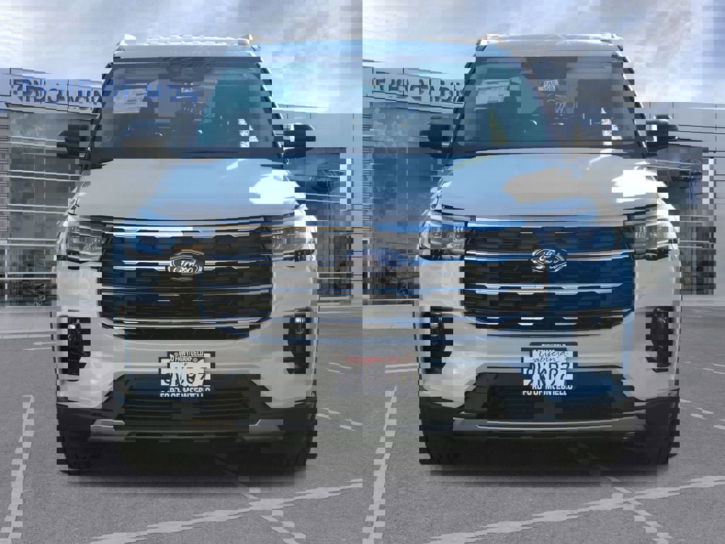 Used 2025 Ford Explorer Active w/ Active Comfort Package image 9