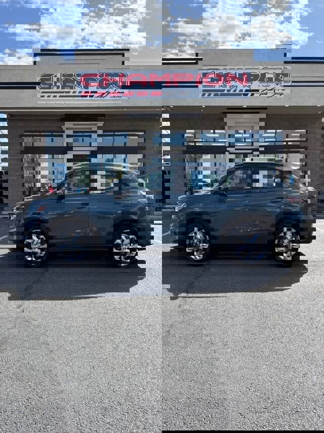 Used 2023 Honda HR-V LX image 2