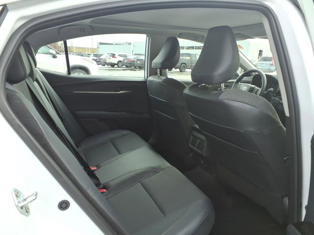 Used 2025 Toyota Camry XLE w/ Premium Package image 30