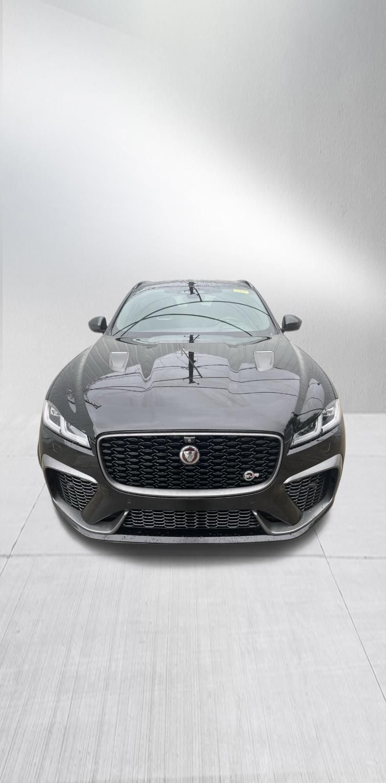 Used 2021 Jaguar F-PACE SVR AWD/4WD image 2