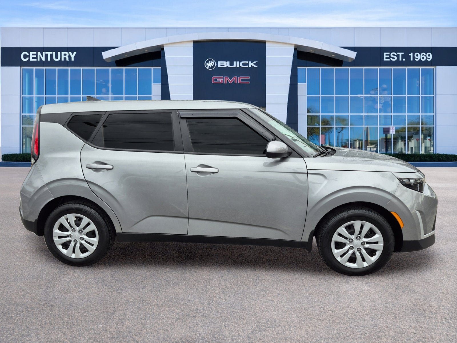Used 2023 Kia Soul LX FWD image 3