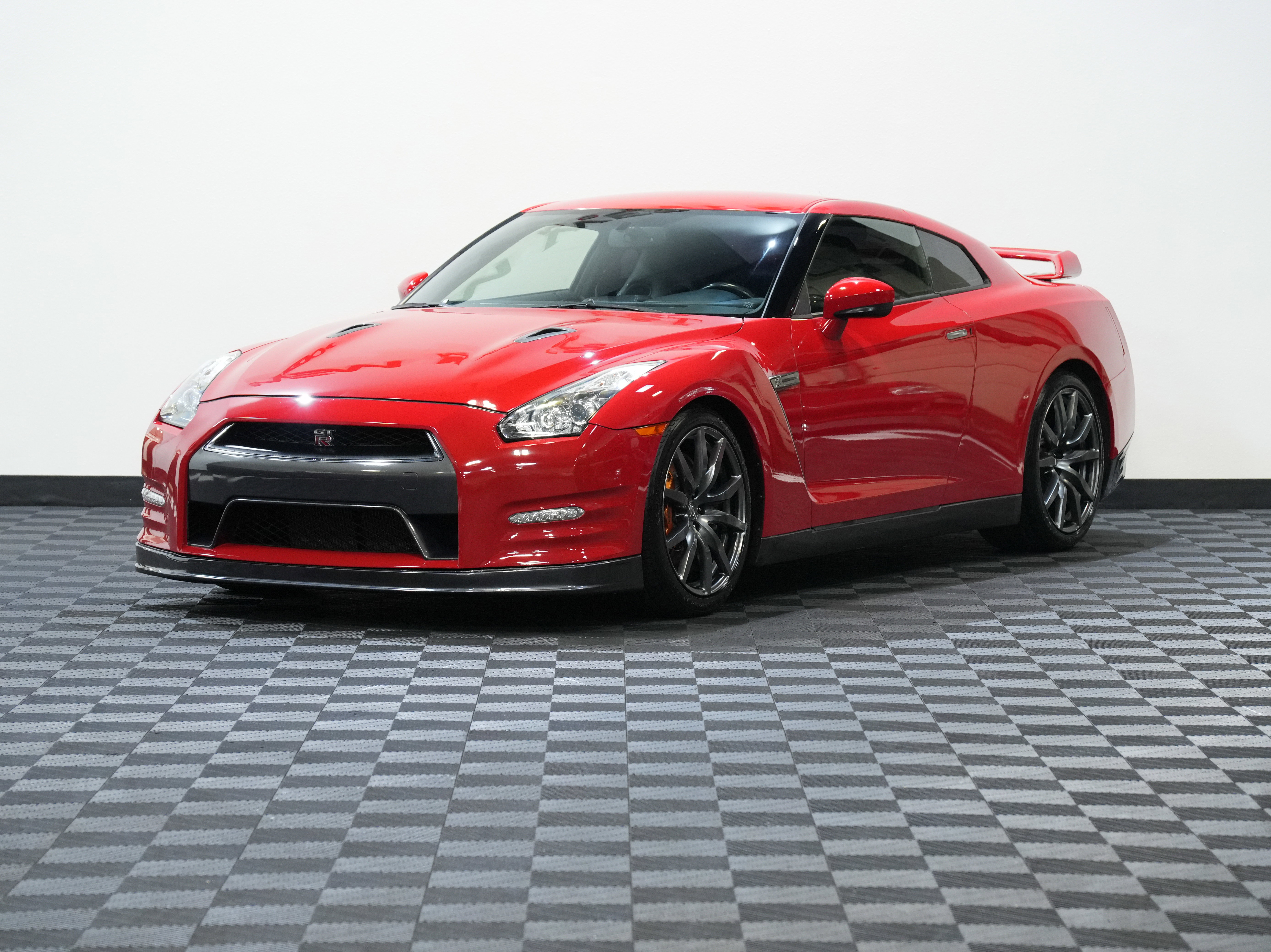 Used 2013 Nissan GT-R Premium AWD/4WD image 3