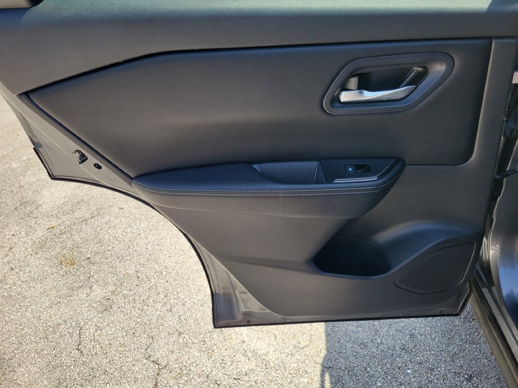 Certified 2024 Nissan Rogue SV AWD/4WD image 19