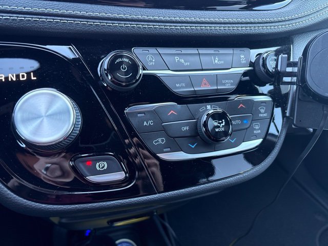 Used 2021 Chrysler Pacifica Touring w/ S Appearance Package FWD image 20