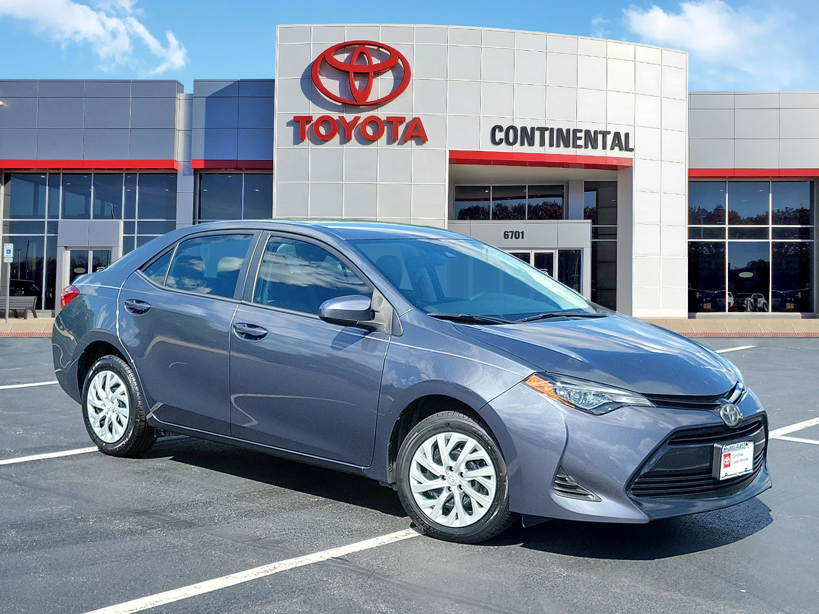 Certified 2018 Toyota Corolla LE FWD image 2