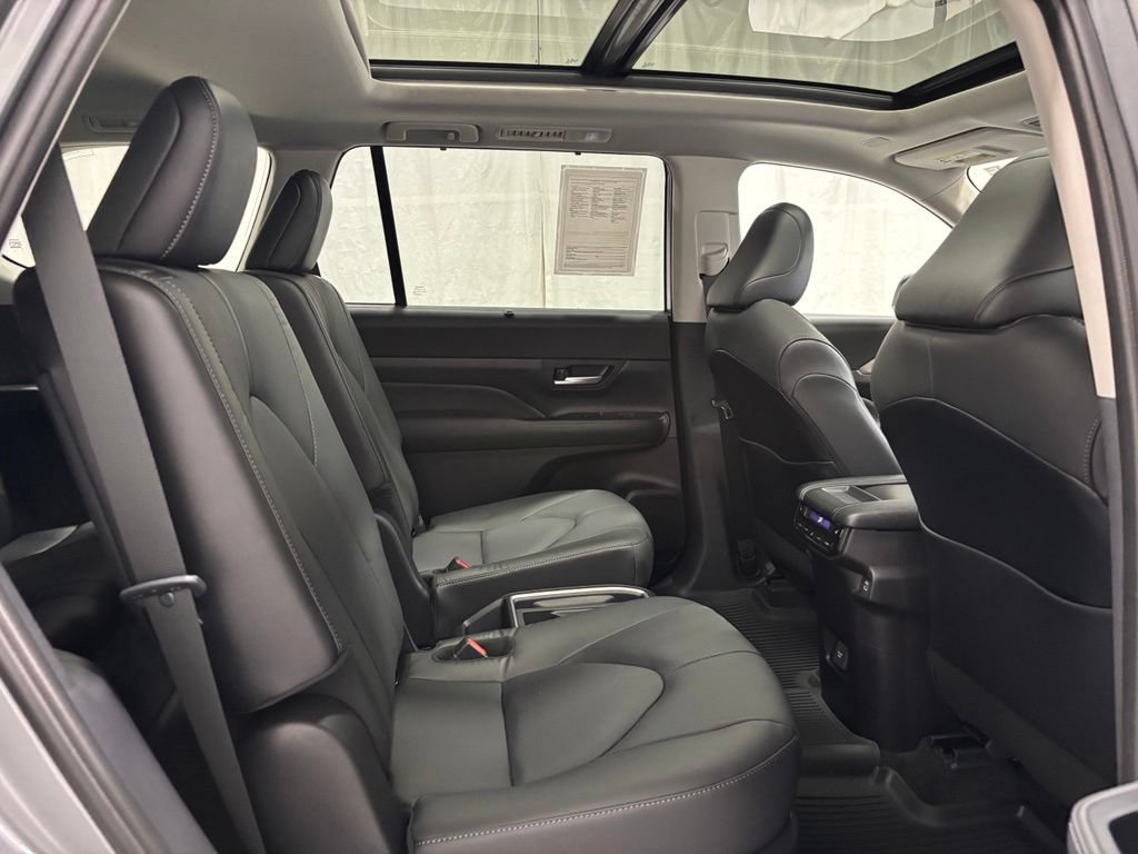 Used 2026 Toyota Grand Highlander AWD image 60