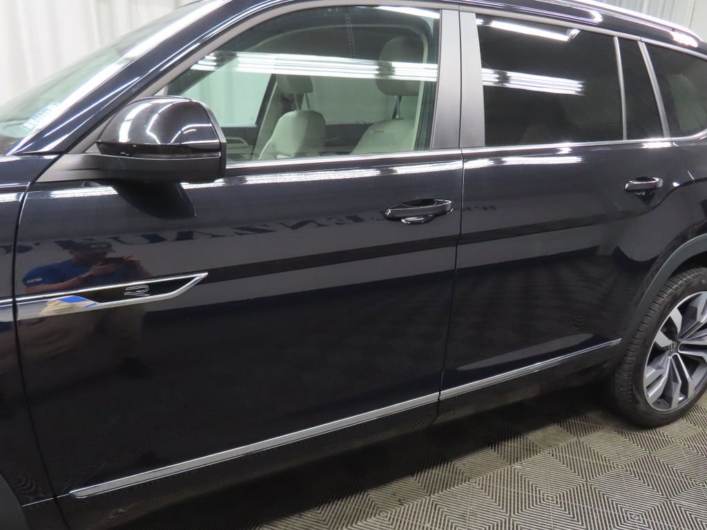 Used 2021 Volkswagen Atlas SEL R-Line AWD/4WD image 40