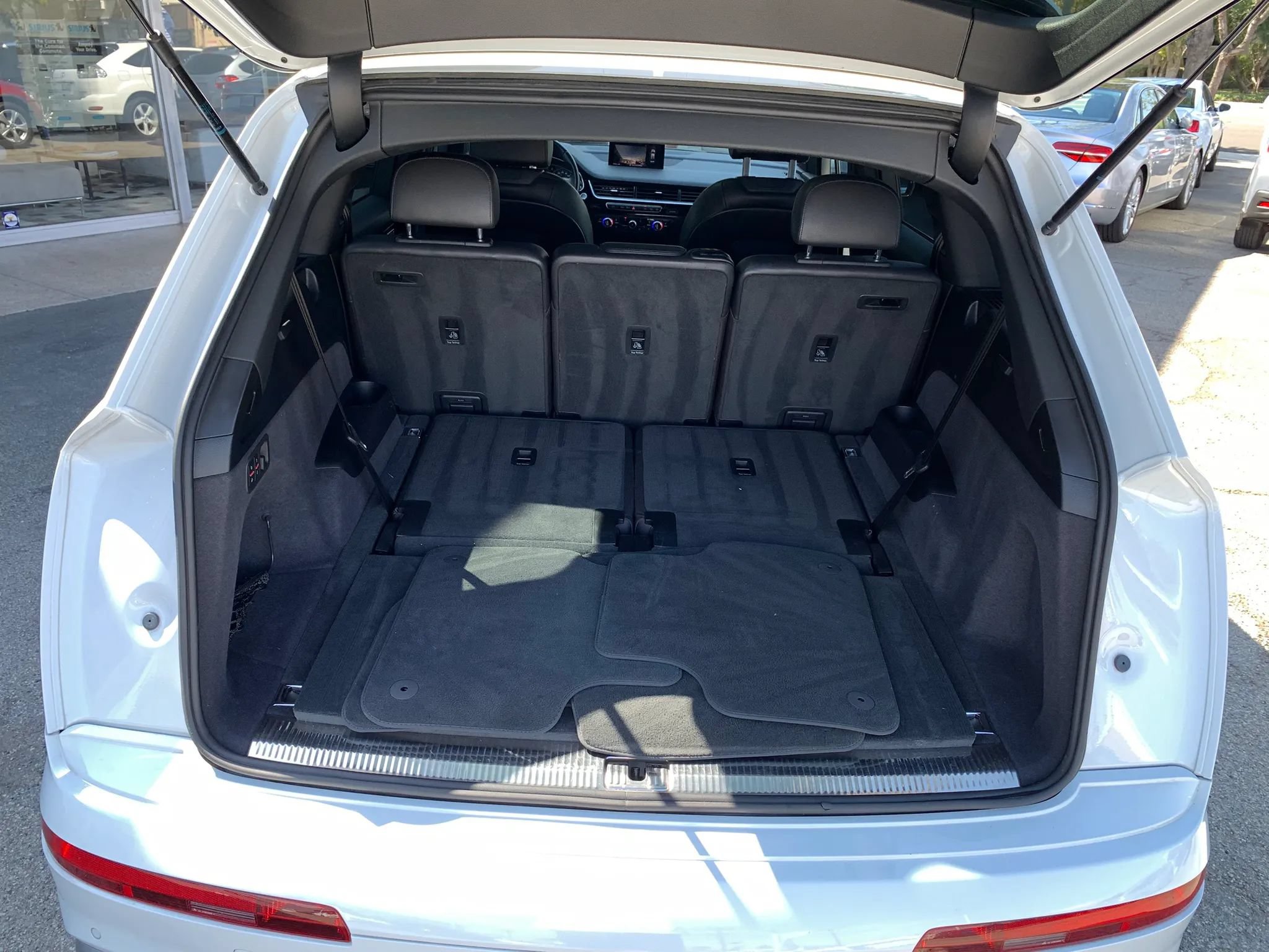 Used 2019 Audi Q7 3.0T Premium w/ Towing Package AWD/4WD image 26